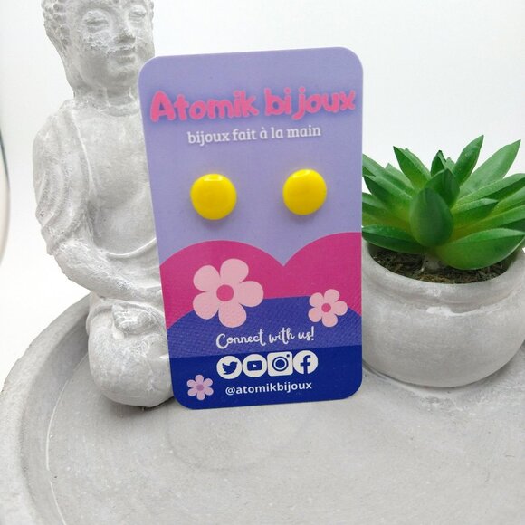 Handmade (small) yellow polymer clay earrings. Boucles d'oreilles fait à la main - Picture 2 of 4